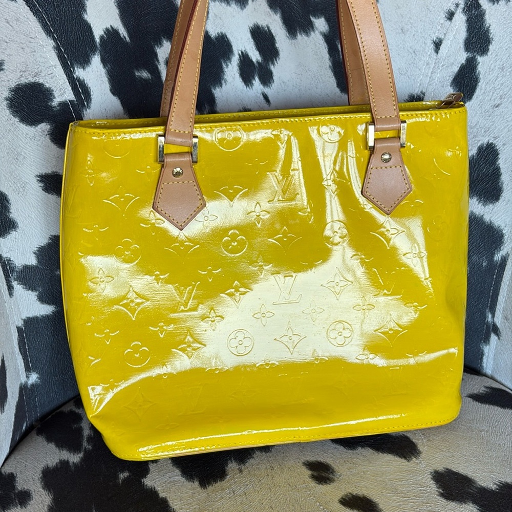 Louis Vuitton Houston in Yellow  Vernis Patent Leather.  Stamp IW0969.